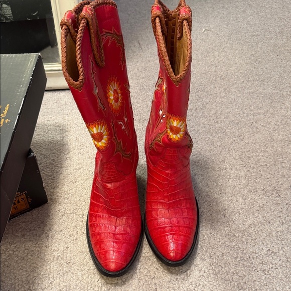 Limited Edition Frye Embroidered aligator Boots - Picture 4 of 8